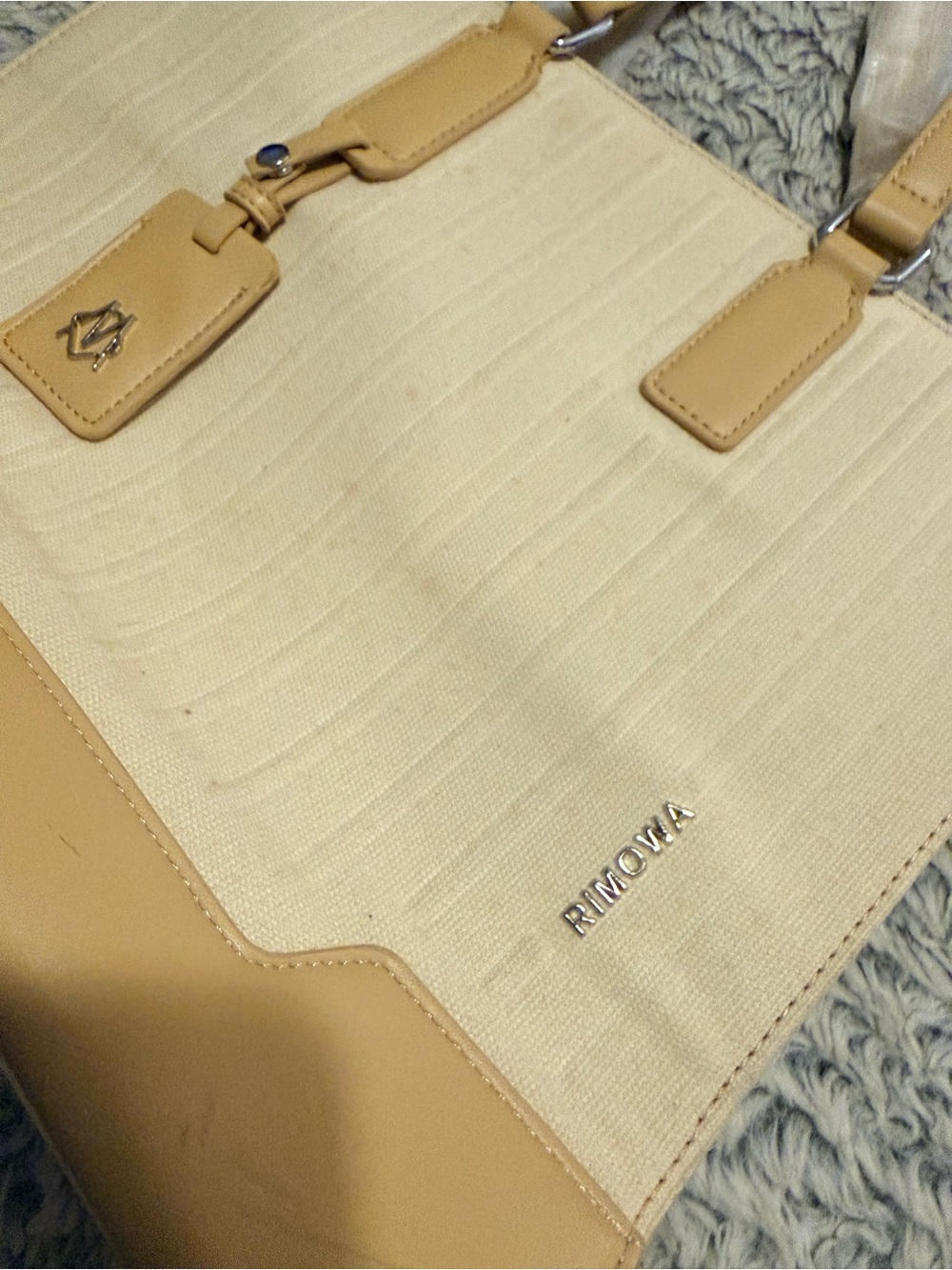 Beautiful Tan Handbag - Picture 2 of 8